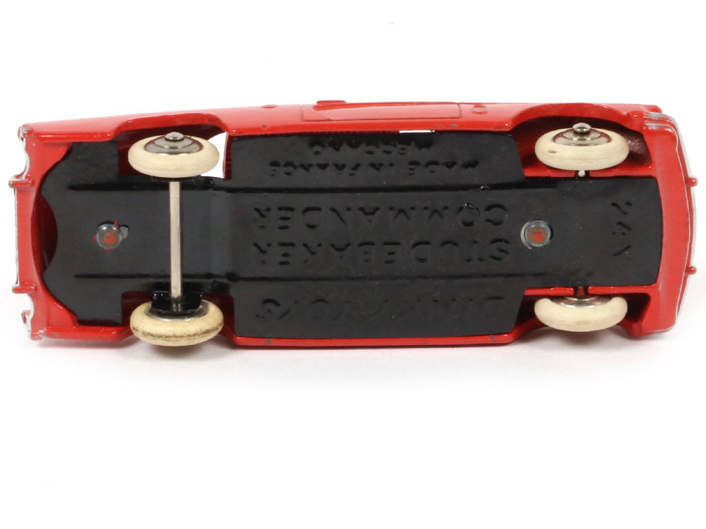 Lot 391 - DINKY TOYS (FRANCE) (1)