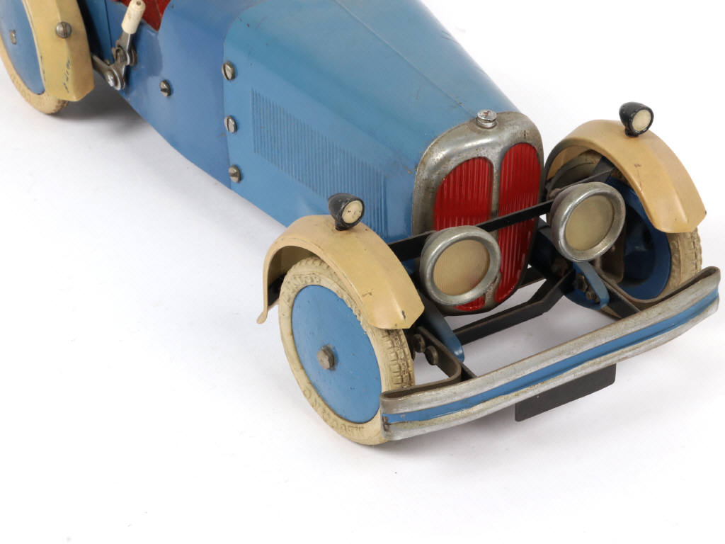 Lot 84 - MECCANO (FRANCE) (1)