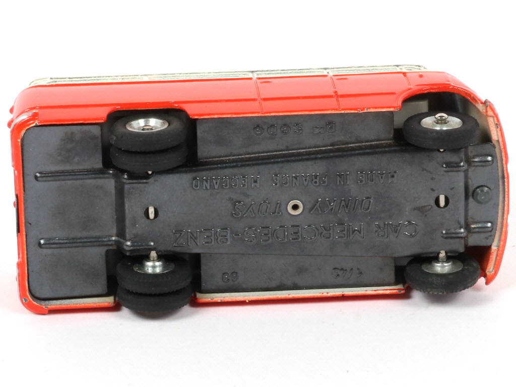 Lot 442 - DINKY TOYS (FRANCE) (1)