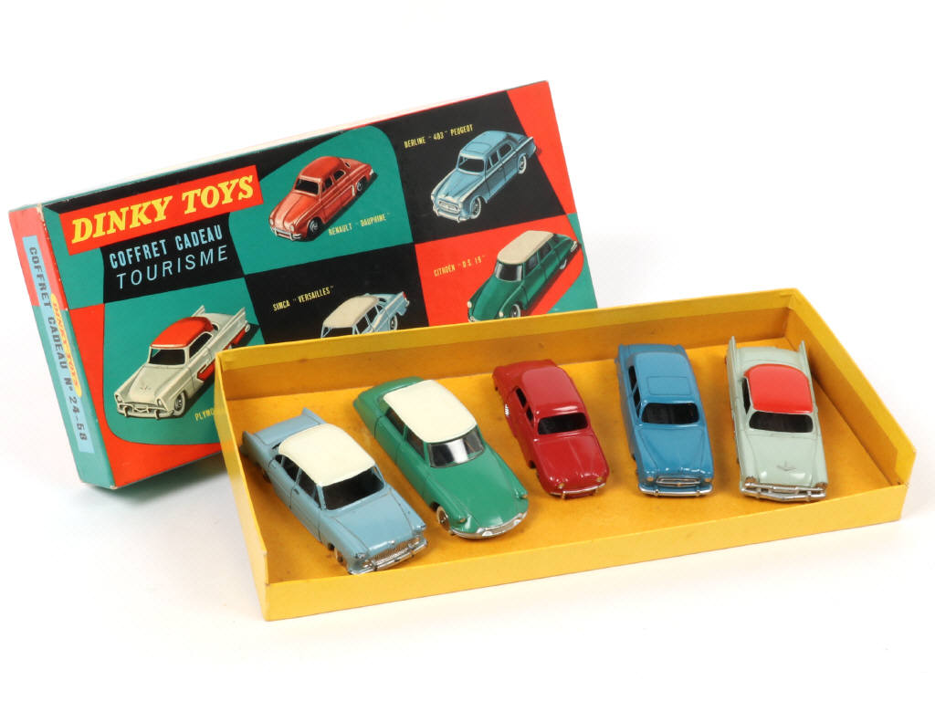 Lot 338 - DINKY TOYS (FRANCE) (5)
