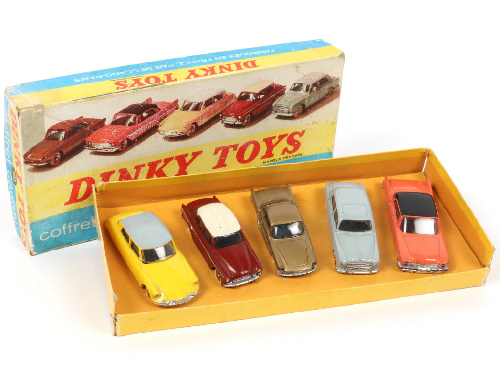 Lot 339 - DINKY TOYS (FRANCE) (5)