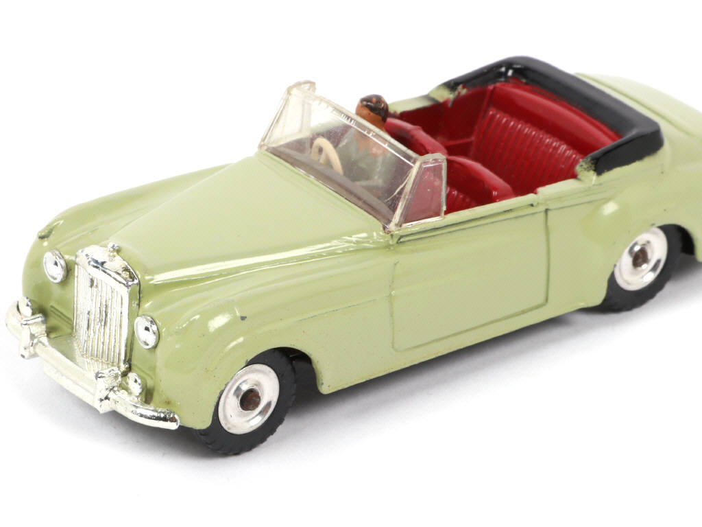 Lot 523 - DINKY TOYS (GB) (1)