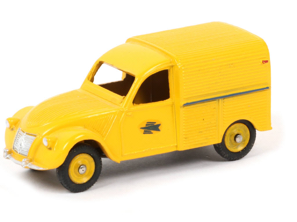 Lot 358 - DINKY TOYS (FRANCE) (1)