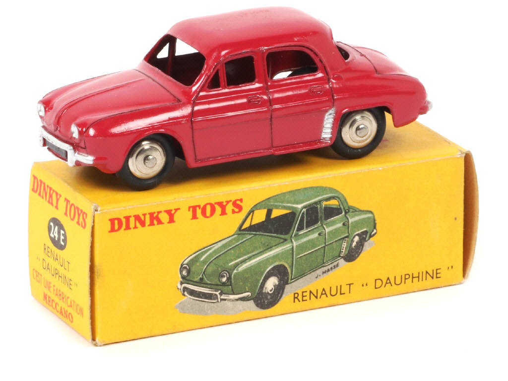 Lot 379 - DINKY TOYS (FRANCE) (1)