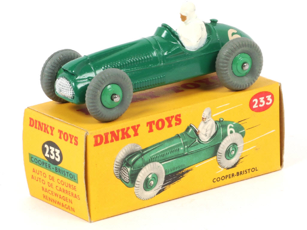 Lot 495 - DINKY TOYS (GB) (1)