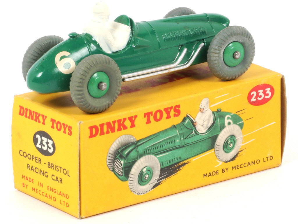 Lot 495 - DINKY TOYS (GB) (1)