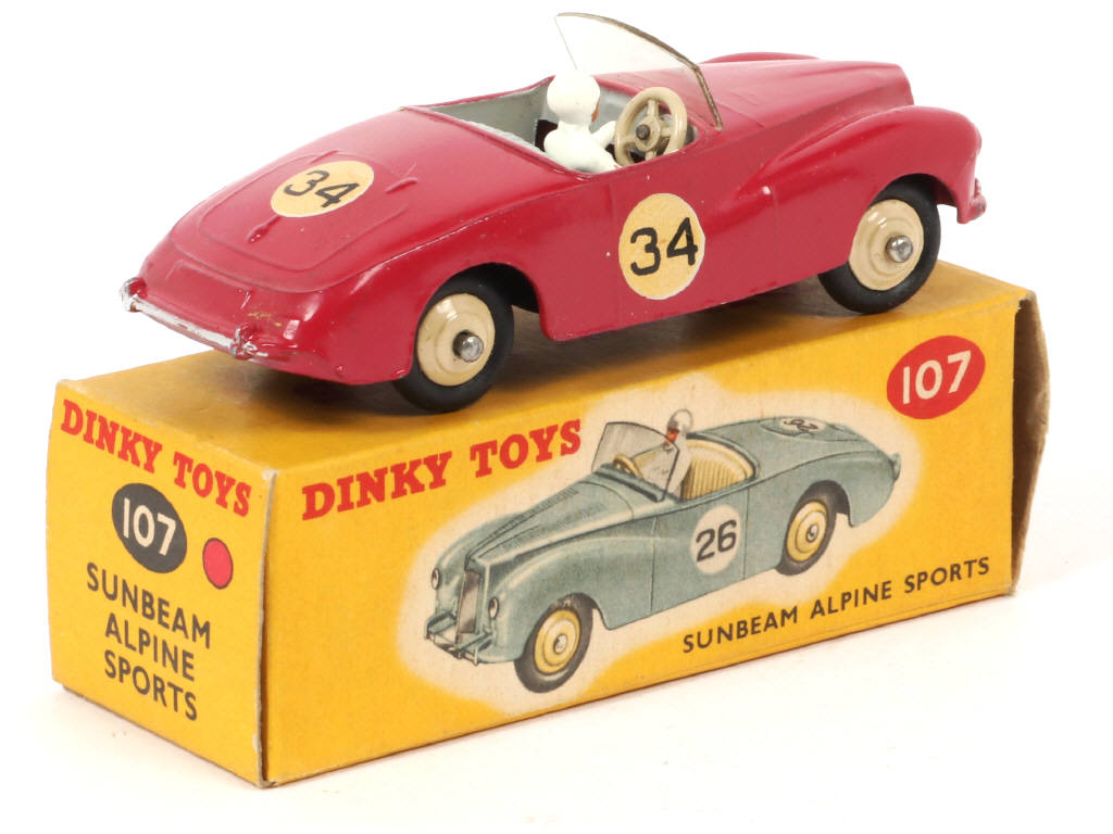 Lot 501 - DINKY TOYS (GB) (1)