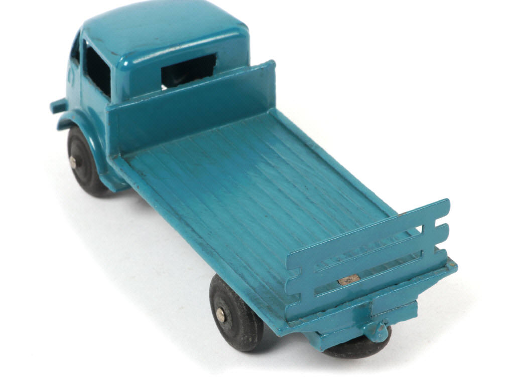 Lot 451 - DINKY TOYS (FRANCE) (1)