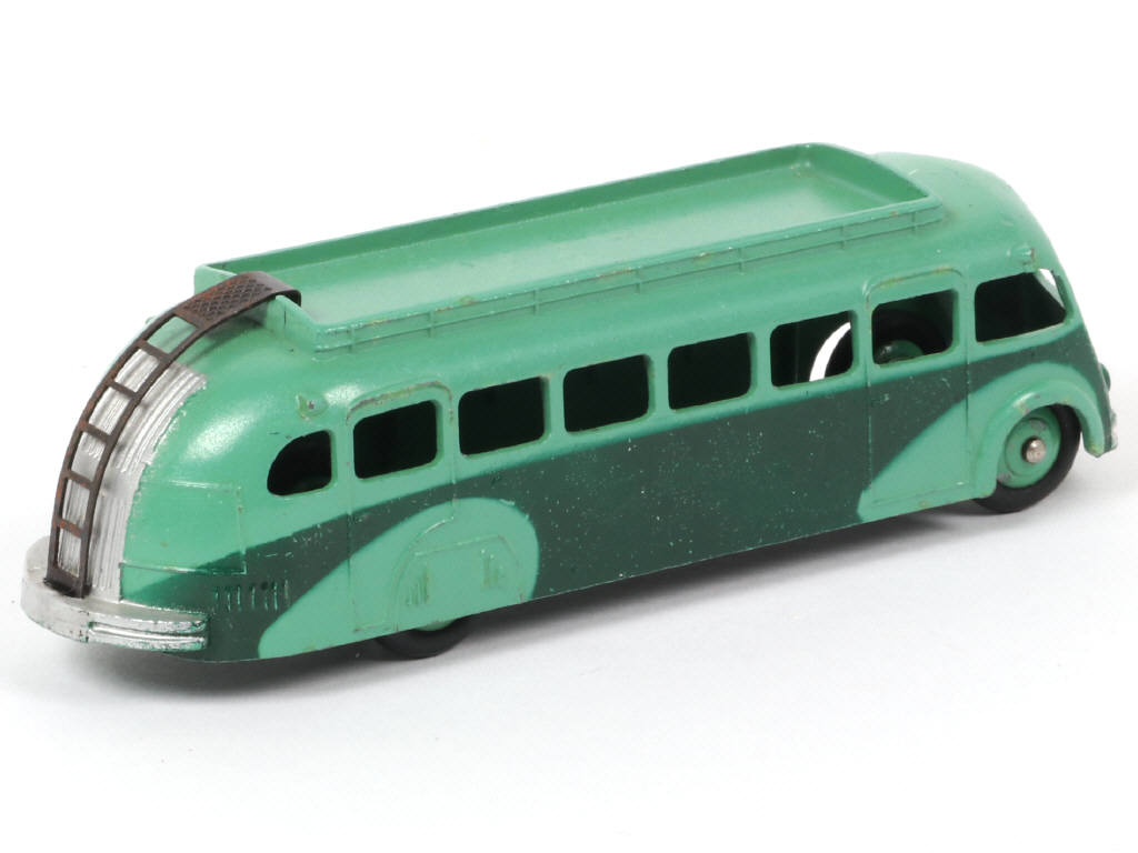 Lot 446 - DINKY TOYS (FRANCE) (1)