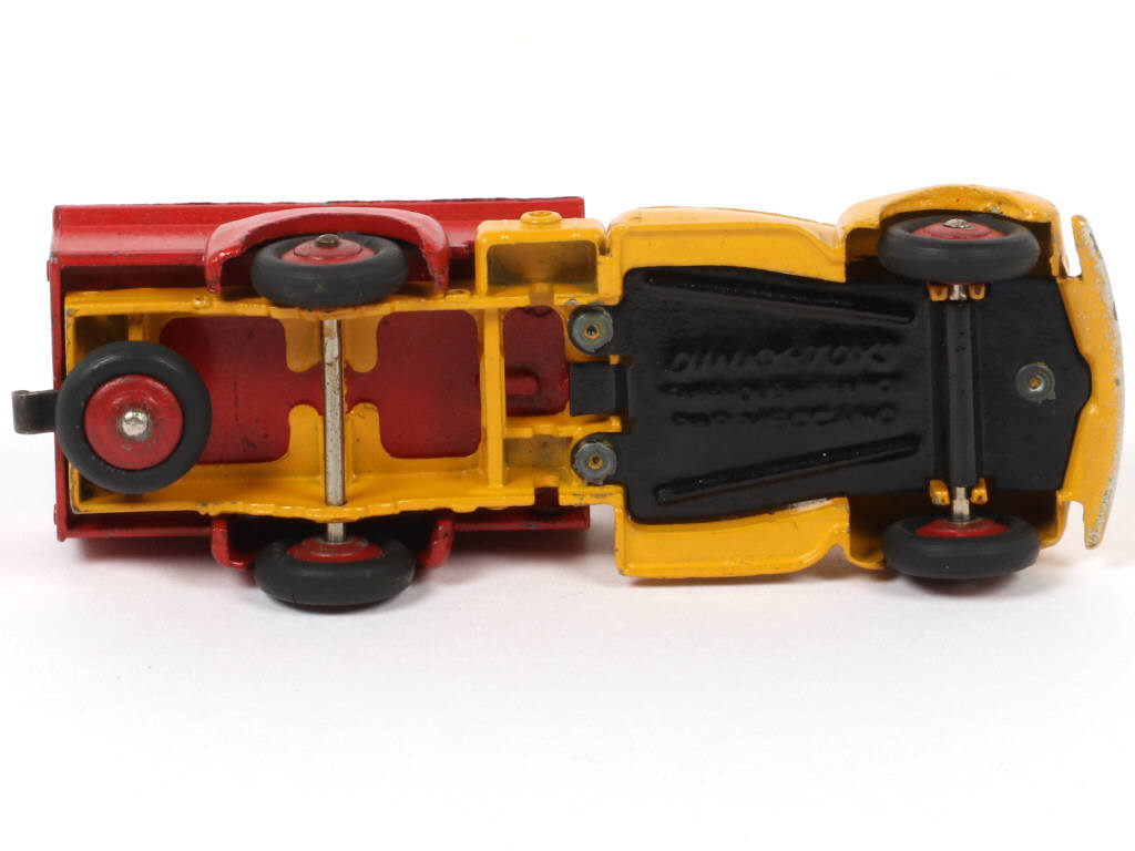 Lot 456 - DINKY TOYS (FRANCE) (1)