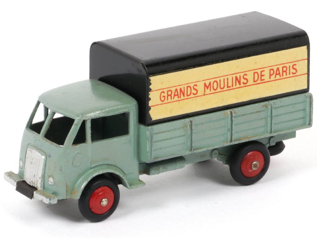 Lot 454 - DINKY TOYS (FRANCE) (1)