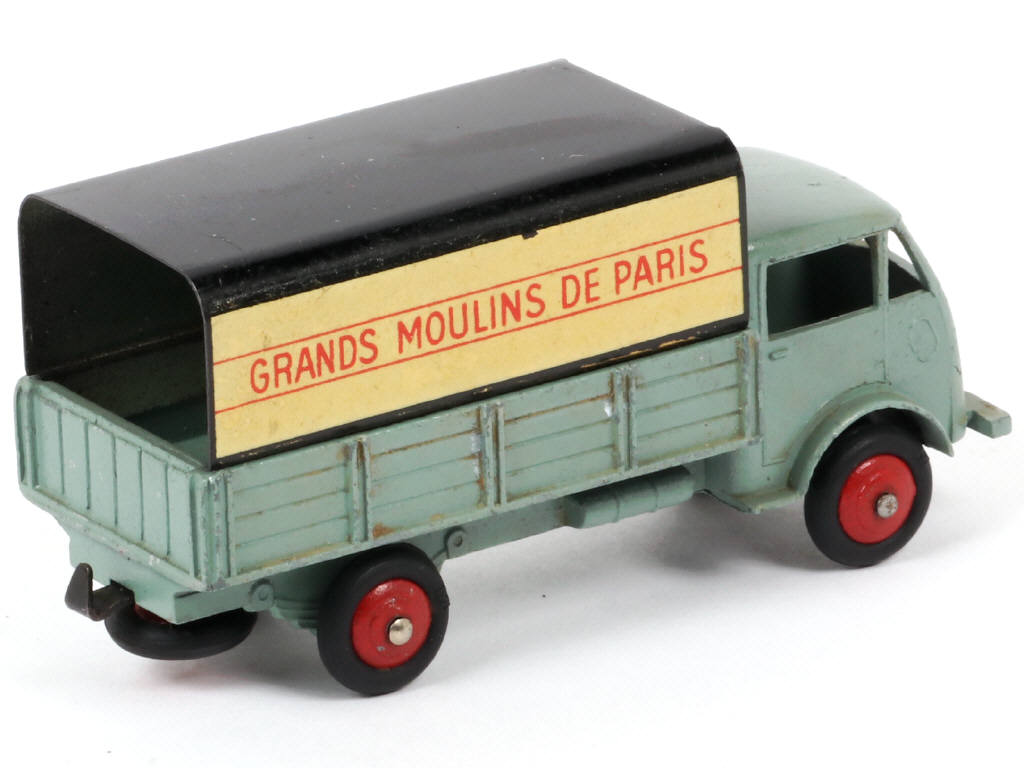 Lot 454 - DINKY TOYS (FRANCE) (1)