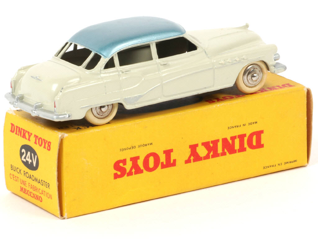 Lot 390 - DINKY TOYS (FRANCE) (1)