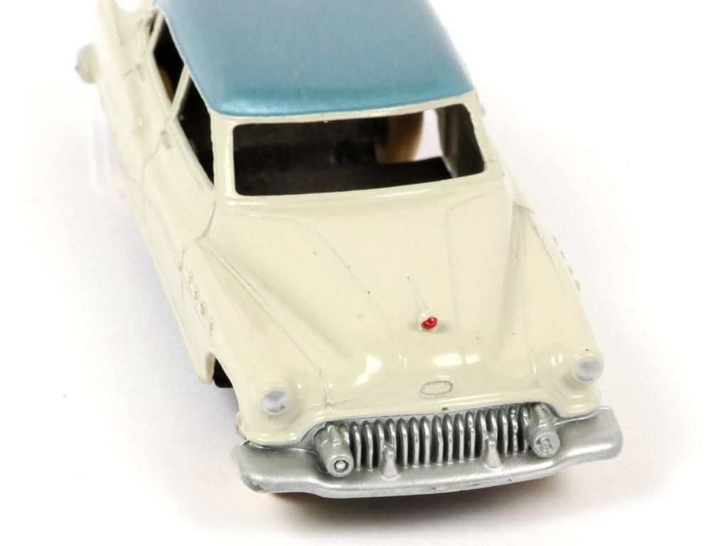 Lot 390 - DINKY TOYS (FRANCE) (1)