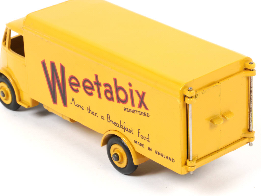 Lot 536 - DINKY TOYS (GB) (1)