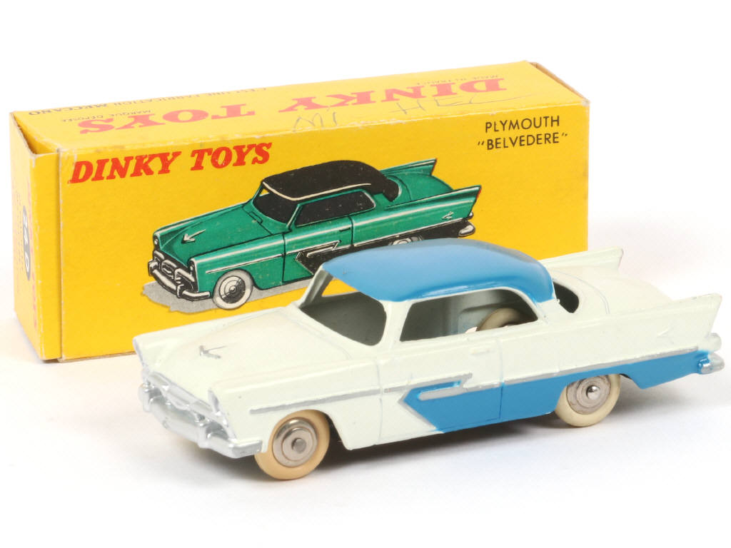 Lot 376 - DINKY TOYS (FRANCE) (1)