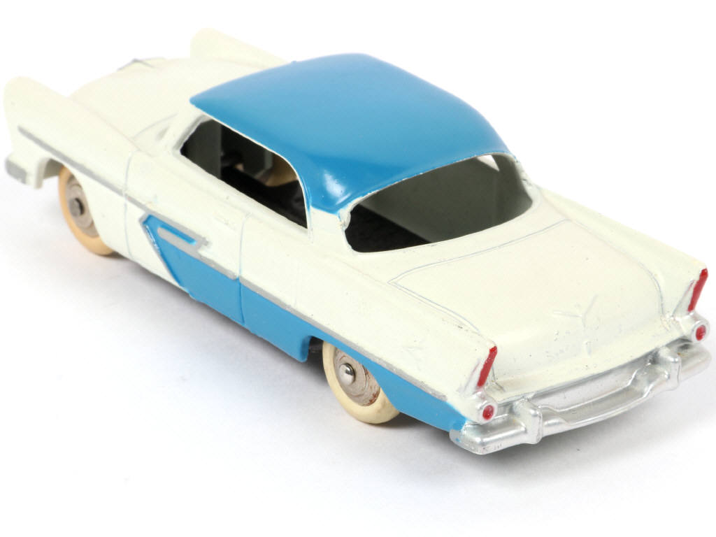 Lot 376 - DINKY TOYS (FRANCE) (1)