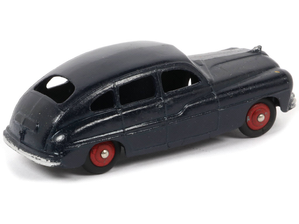 Lot 351 - DINKY TOYS (FRANCE) (1)