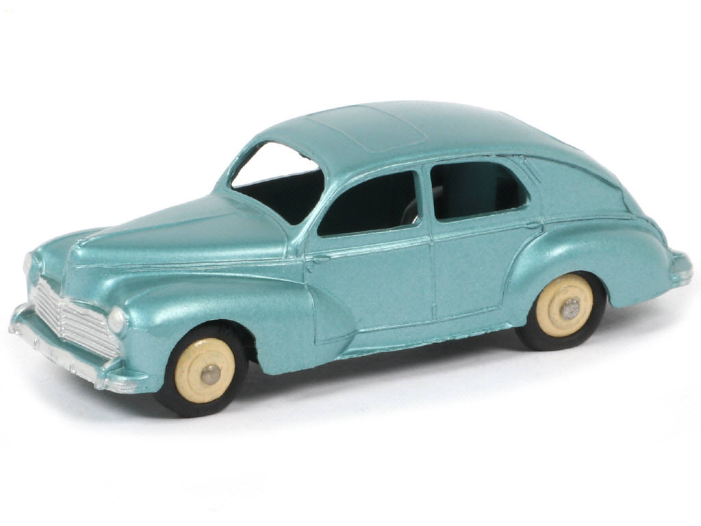 Lot 353 - DINKY TOYS (FRANCE) (1)