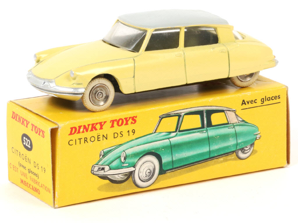 Lot 371 - DINKY TOYS (FRANCE) (1)