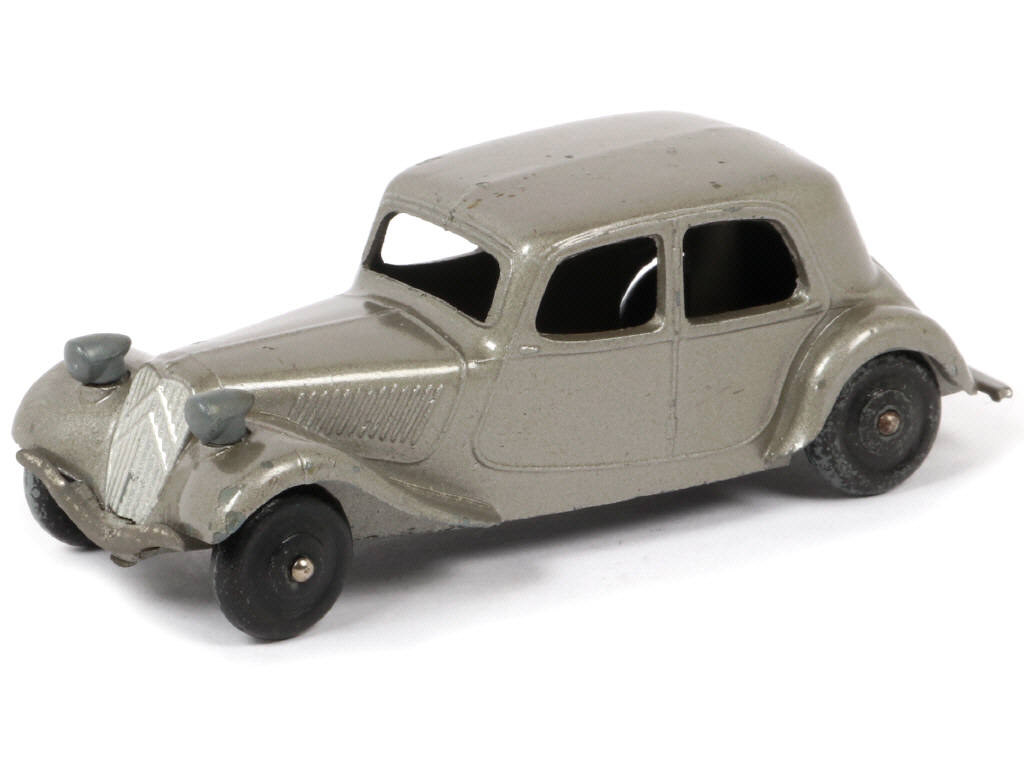 Lot 348 - DINKY TOYS (FRANCE) (1)