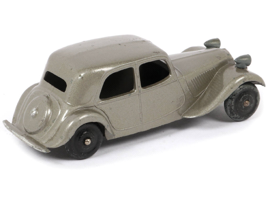 Lot 348 - DINKY TOYS (FRANCE) (1)