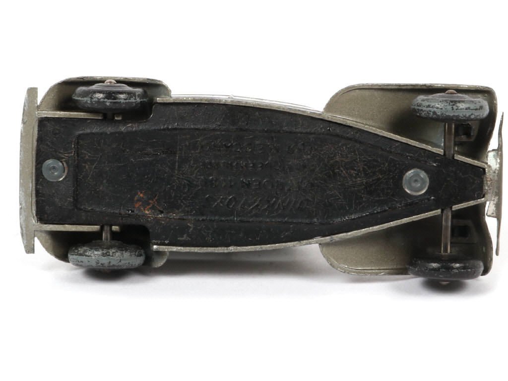 Lot 348 - DINKY TOYS (FRANCE) (1)