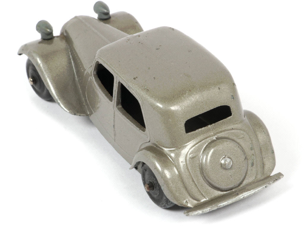 Lot 348 - DINKY TOYS (FRANCE) (1)