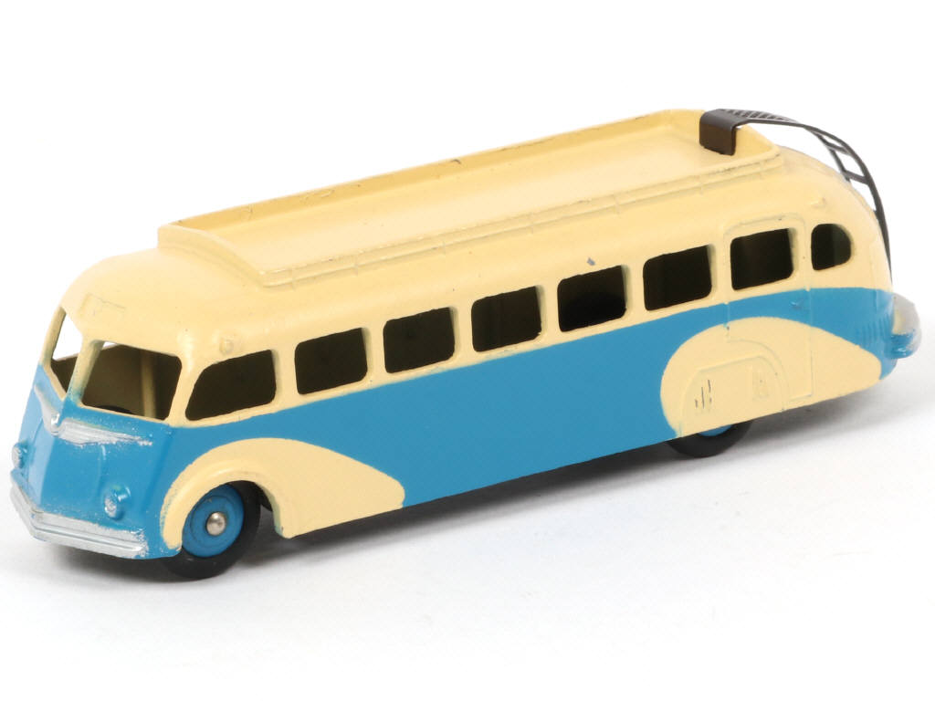 Lot 445 - DINKY TOYS (FRANCE) (1)