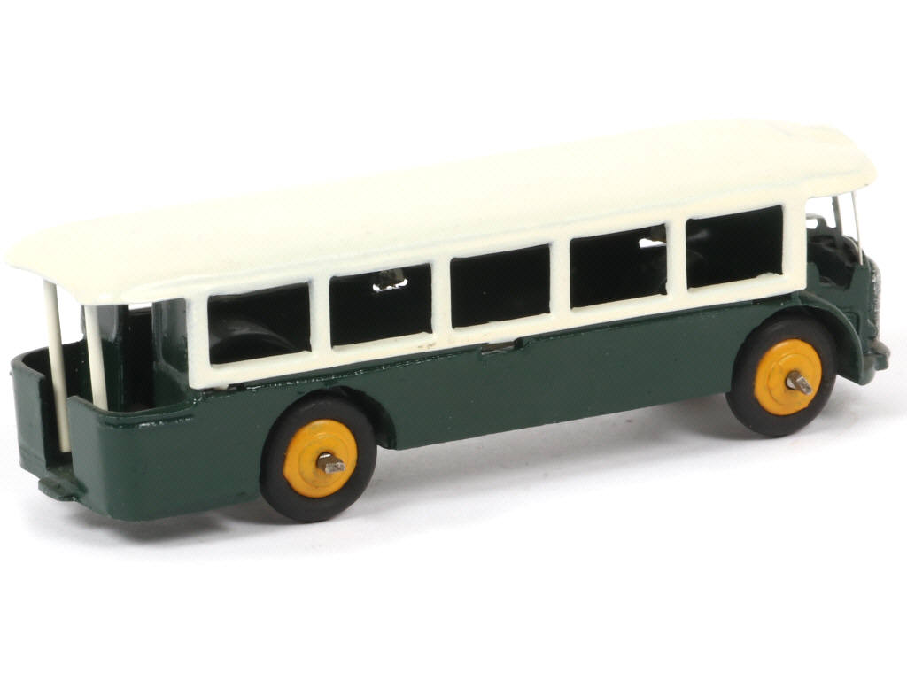 Lot 444 - DINKY TOYS (FRANCE) (1)