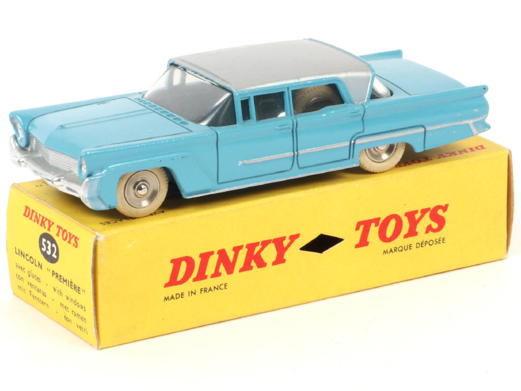 Lot 401 - DINKY TOYS (FRANCE) (1)