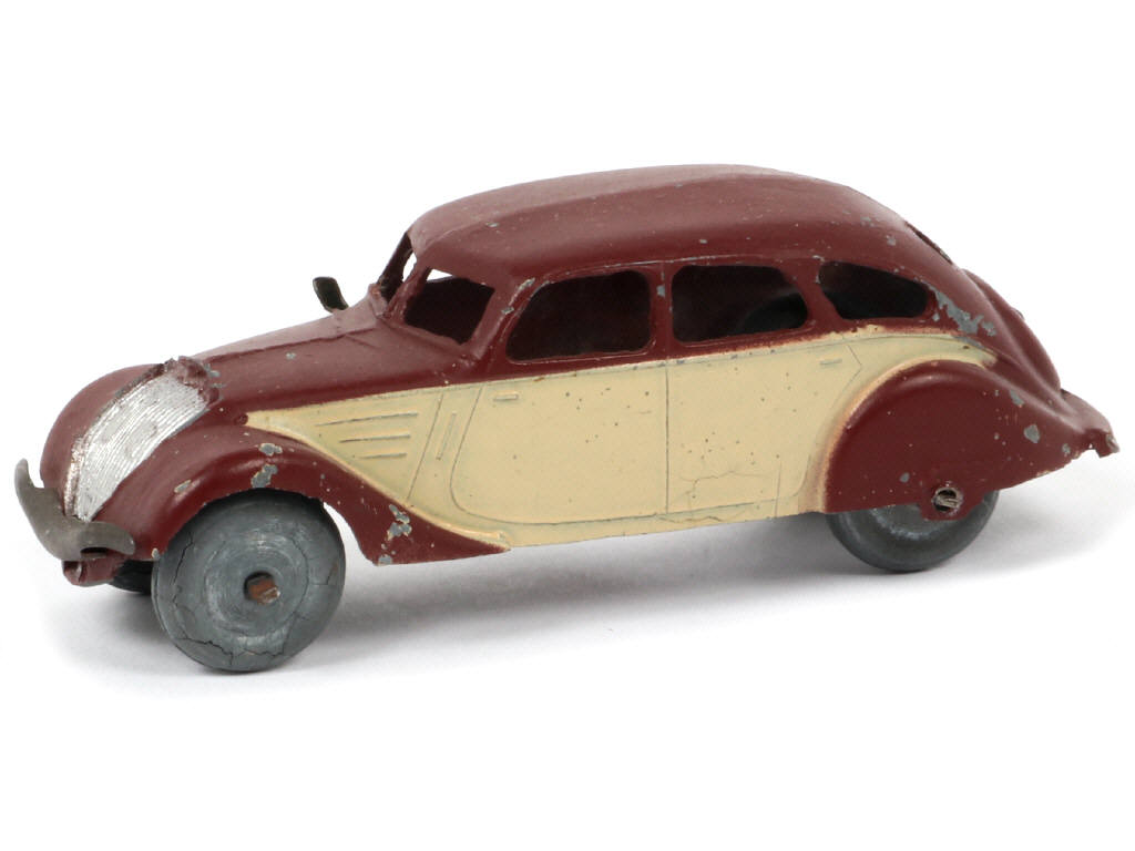 Lot 346 - DINKY TOYS (FRANCE) (1)