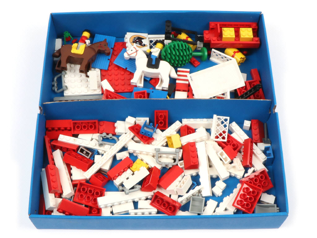 Lot 40 - LEGO (DANEMARK) (1)