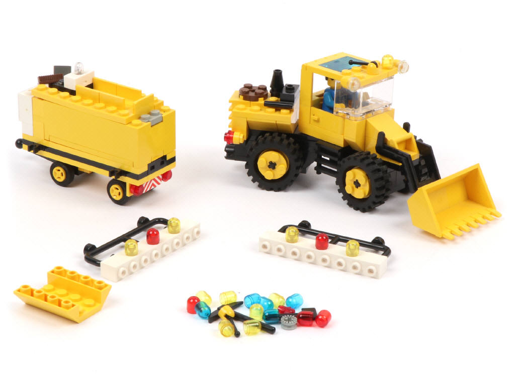Lot 46 - LEGO (DANEMARK) (2)