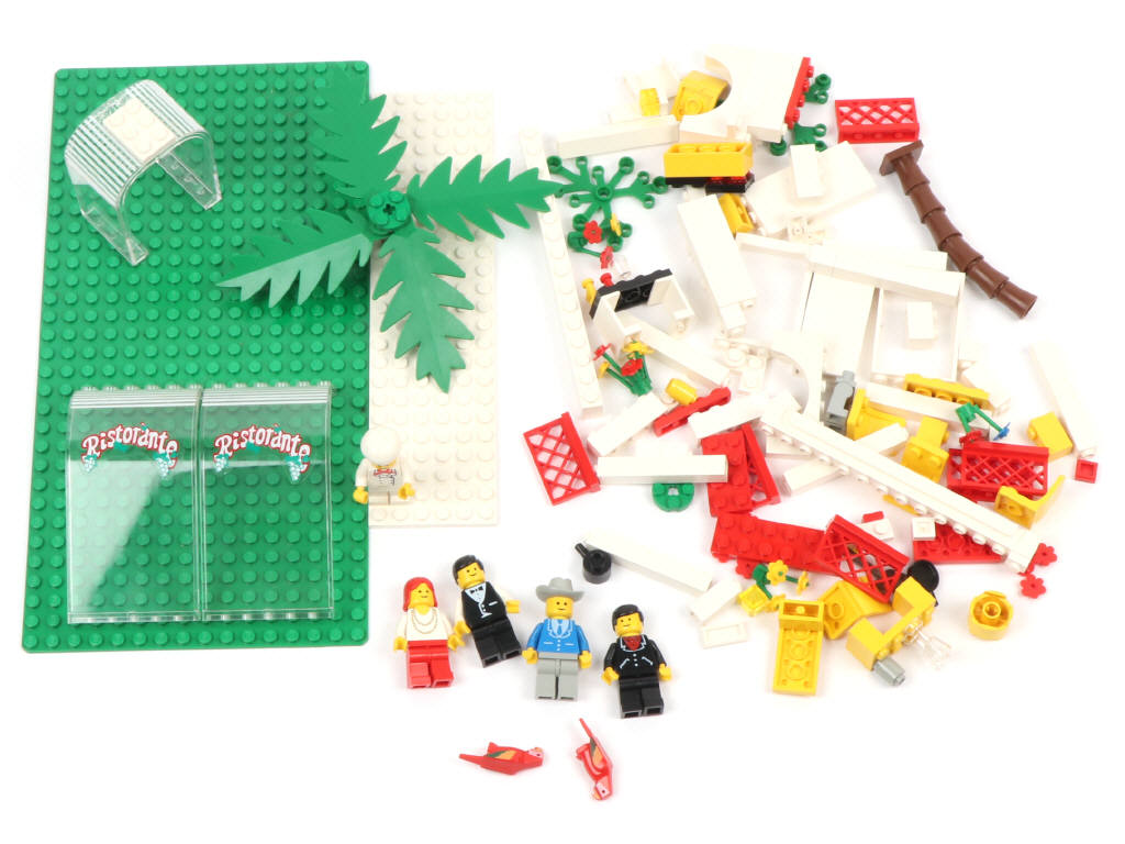 Lot 39 - LEGO (DANEMARK) (1)