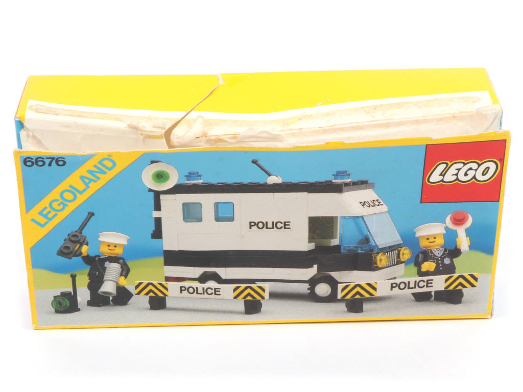 Lot 50 - LEGO (DANEMARK) (3)