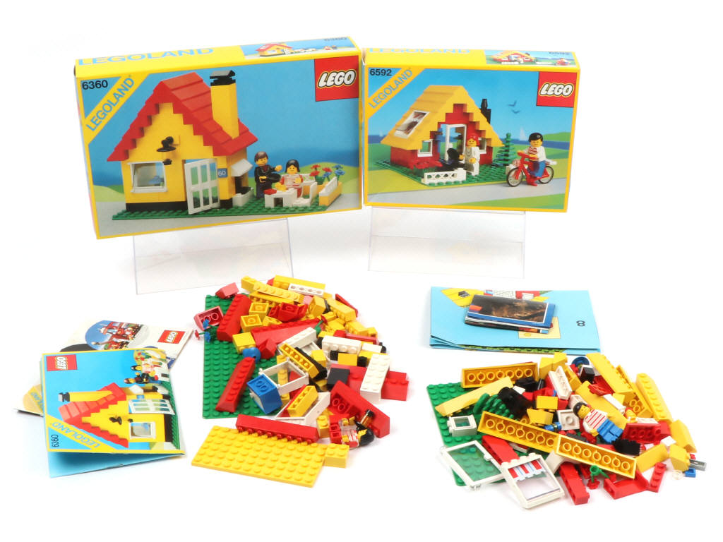 Lot 44 - LEGO (DANEMARK) (2)