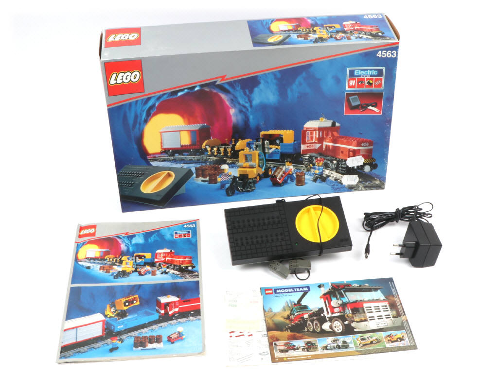 Lot 37 - LEGO (DANEMARK) (1)