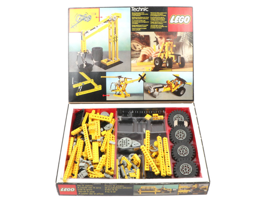 Lot 56 - LEGO (DANEMARK) (3)
