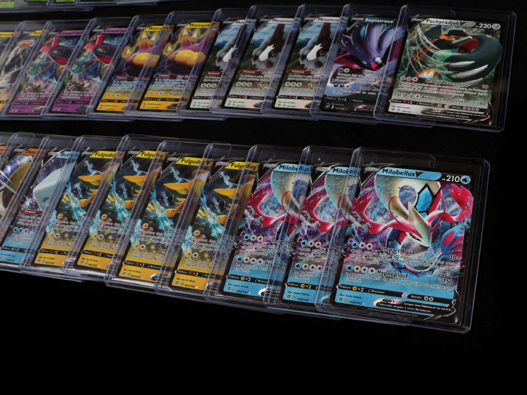 Lot 82 - POKEMON COMPANY (FRANCE) (36)