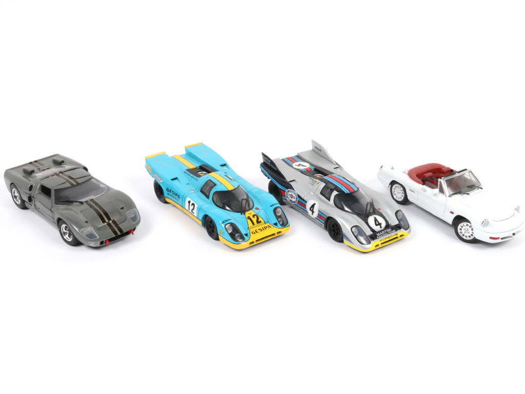 Lot 56 - UNIVERSAL HOBBIES (CHINE) (4)