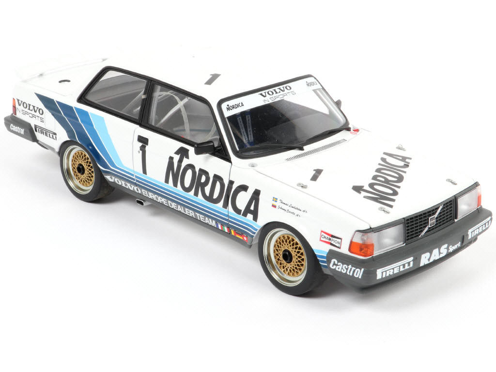 Lot 122 - AUTOART (ALLEMAGNE) (1)