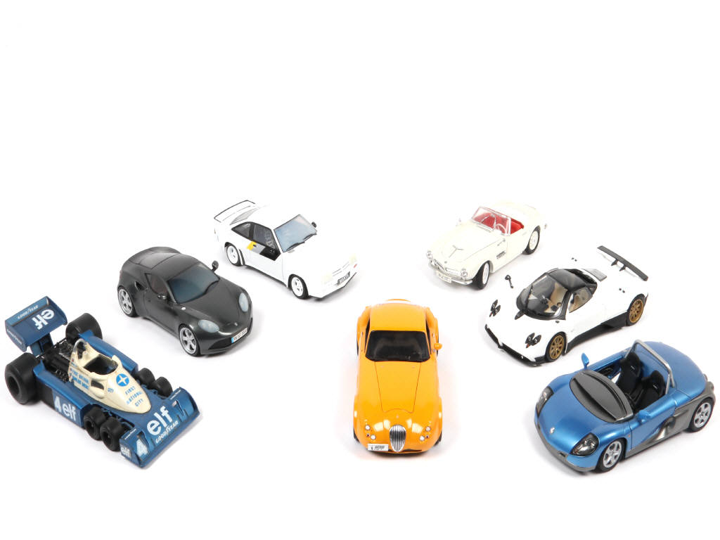 Lot 72 - DIVERS (7)