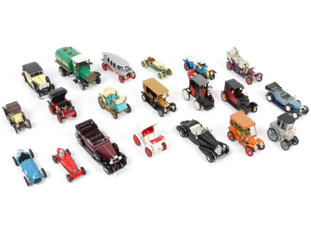 Lot 160 - DIVERS (20)