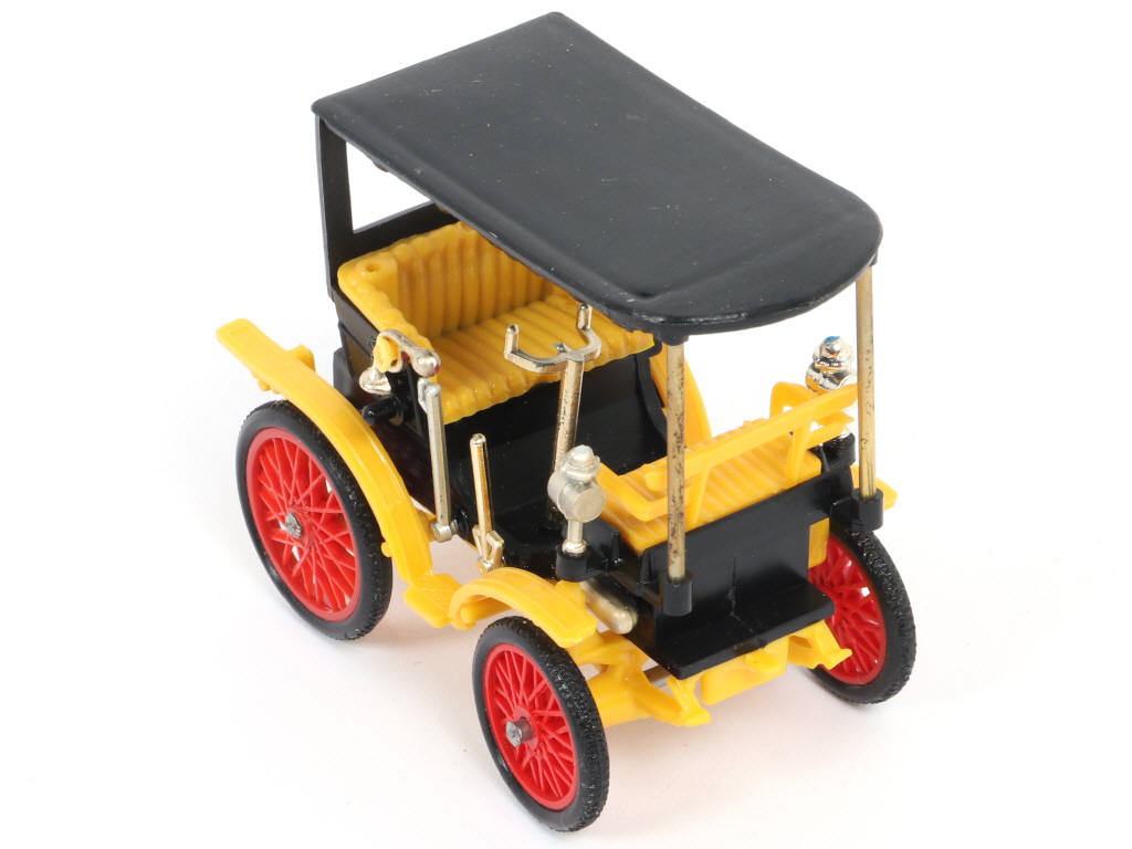 Lot 172 - DIVERS (22)