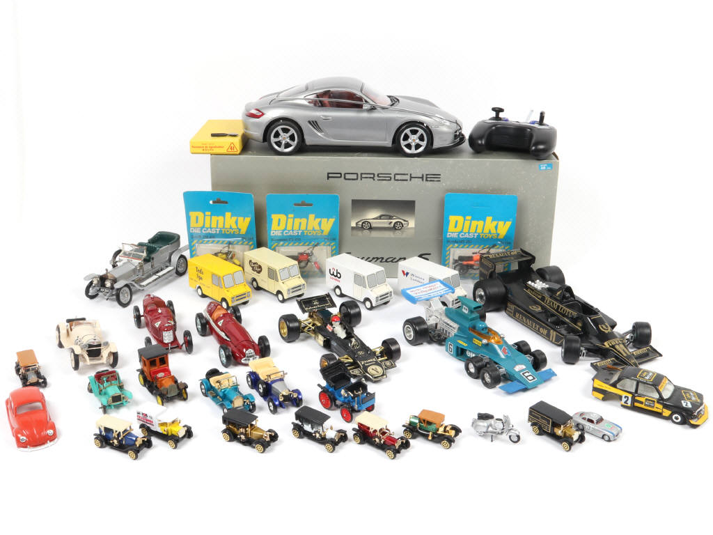 Lot 183 - DIVERS (30)