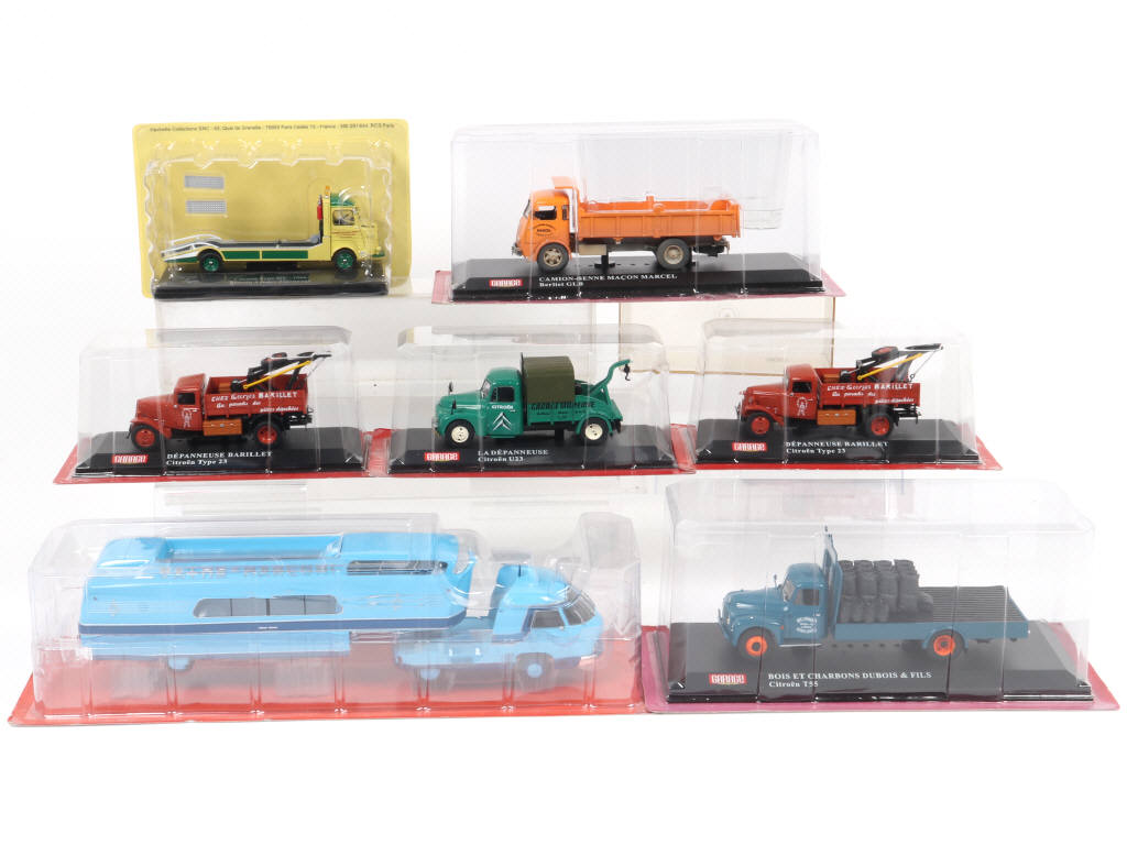 Lot 191 - DIVERS (7)