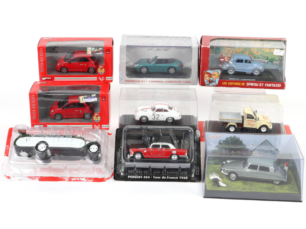 Lot 196 - DIVERS (9)