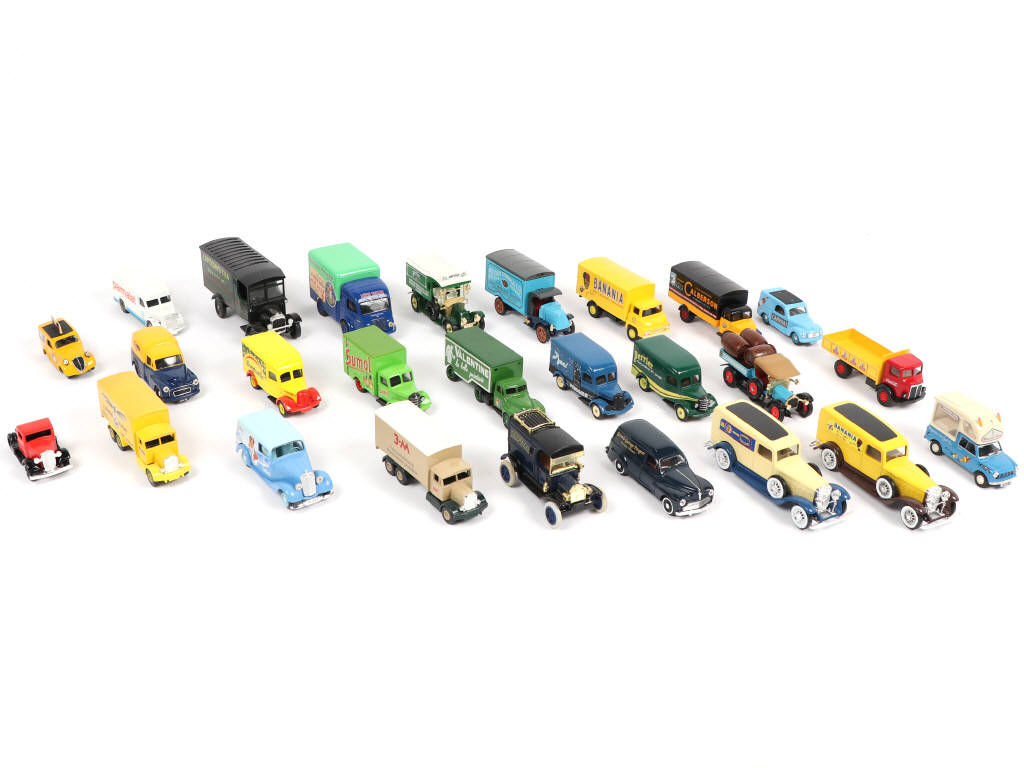 Lot 178 - DIVERS (26)