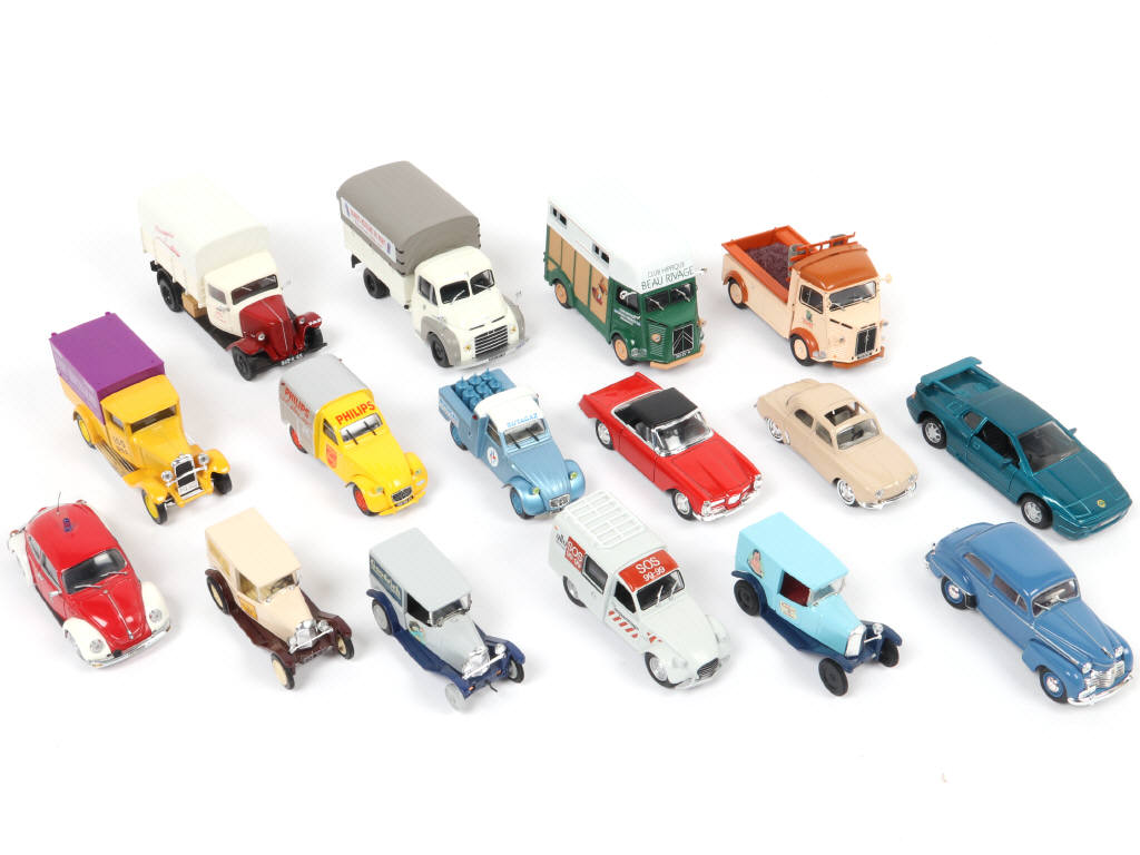 Lot 152 - DIVERS (16)